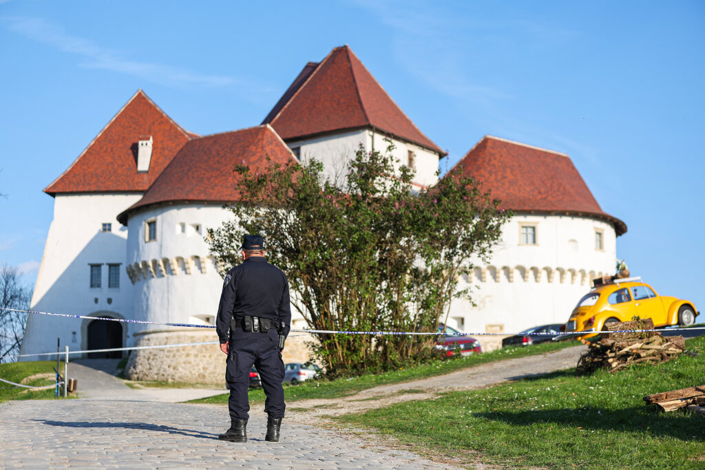 Kod Dvora Velik Tabor Top Usmrtio Muškarca