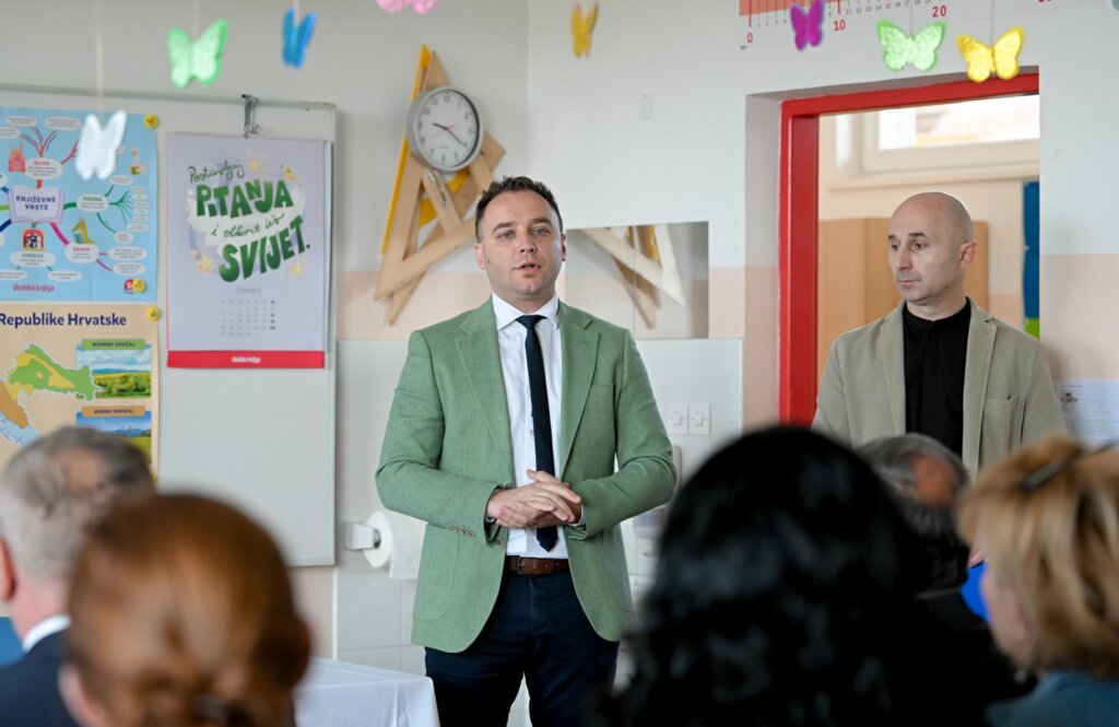 Podrucna Skola Grada (14)