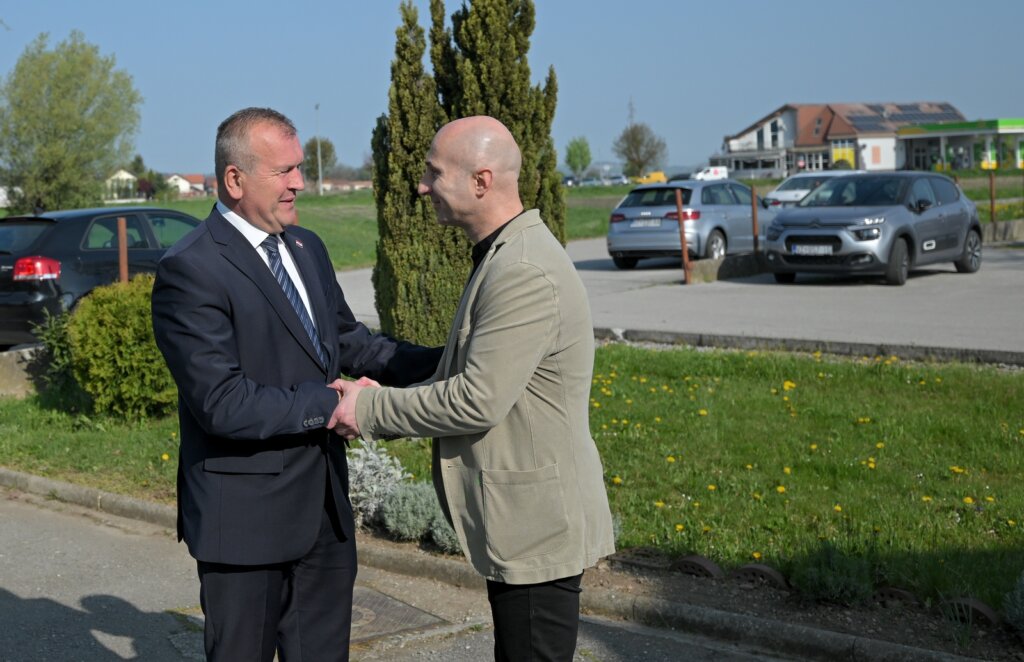 Podrucna Skola Grada (2)