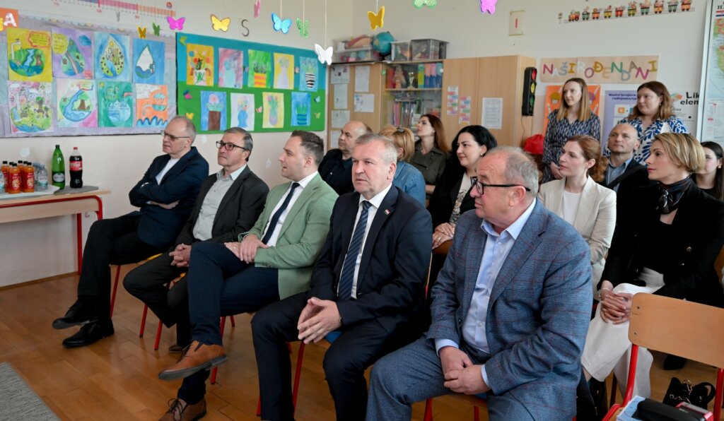 Podrucna Skola Grada (7)