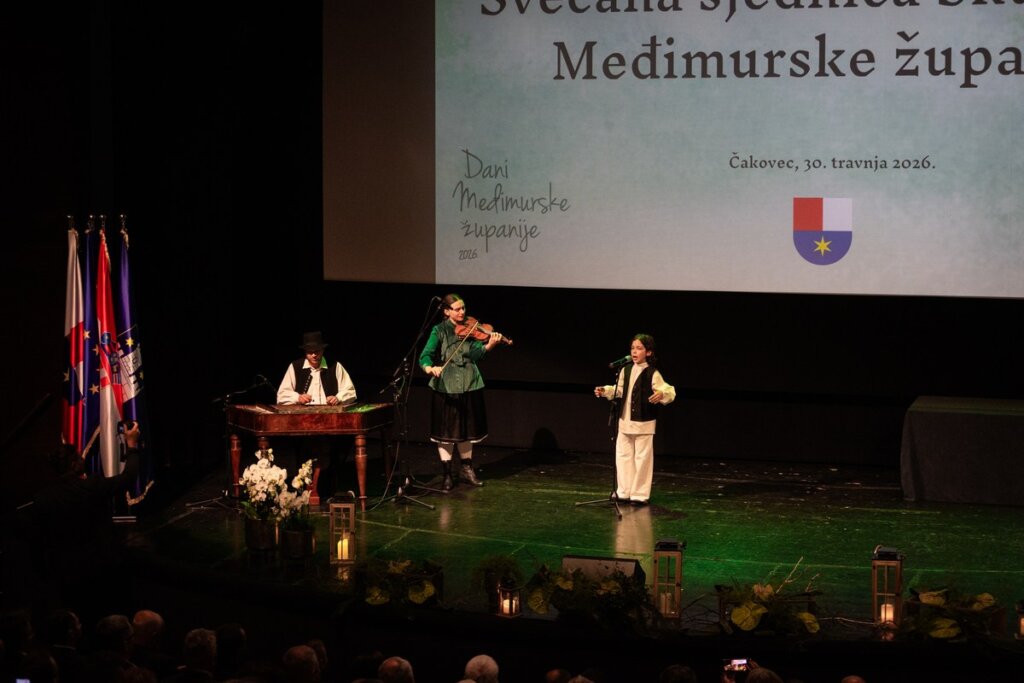 Svecana Mz 243