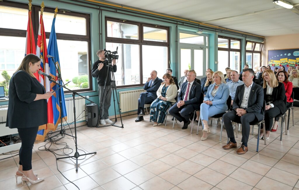 Trnovec Skola 21