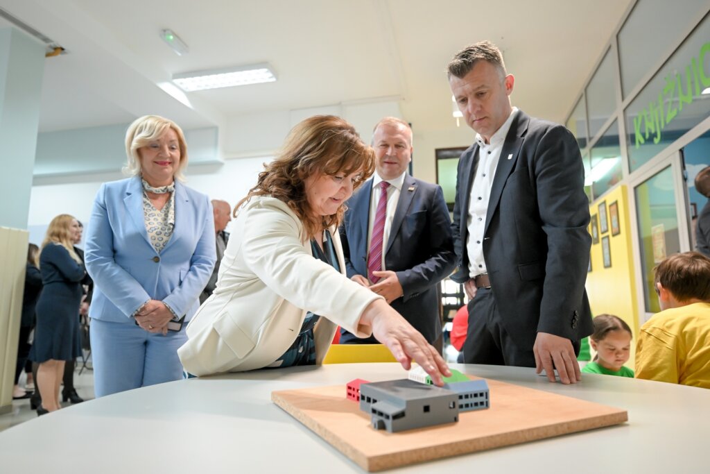 Trnovec Skola 36