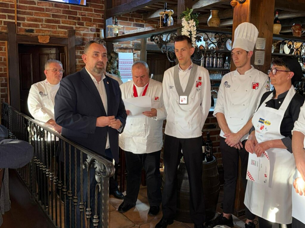 A30e92ce 11f5 4e83 B55f 53c0a41fc0aa