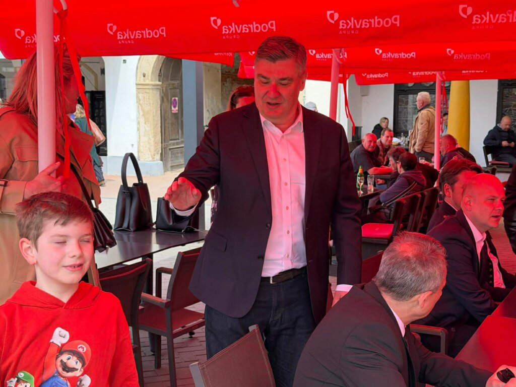 Att.afq14qbc0mb8uqnx0f2mrevftkngm6ftnr8a4dpqy0e