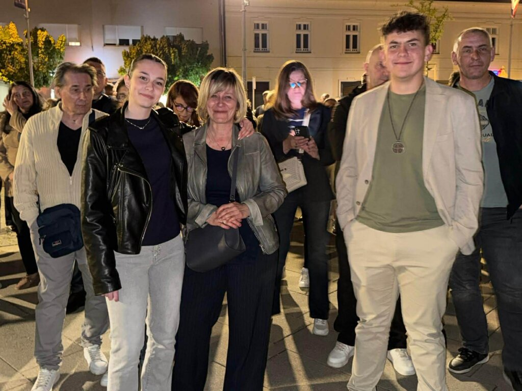 D2a65795 C0bf 4a05 9da2 Fc4a6254776e