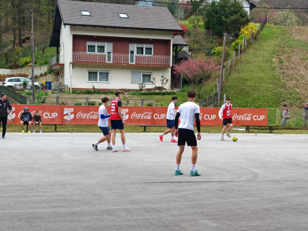 D8616031 67d5 4ef6 947f 80ae16cb95a5