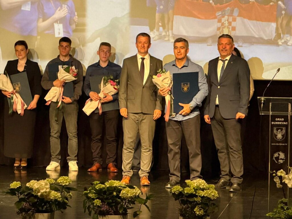 đurđevac Svečana Sjednica0ace9378 71af 4a99 9441 0498c39edd07 (10)