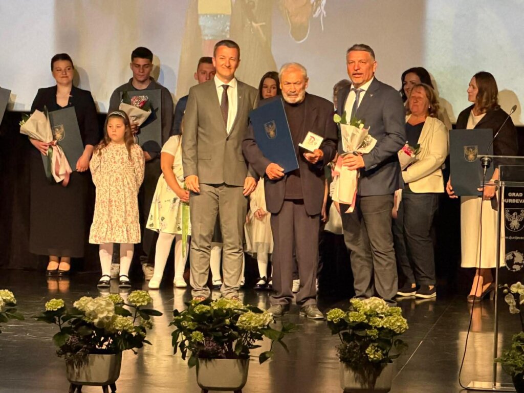 đurđevac Svečana Sjednica0ace9378 71af 4a99 9441 0498c39edd07 (43)