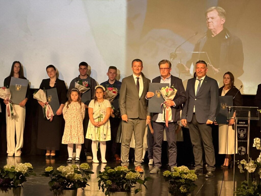 đurđevac Svečana Sjednica0ace9378 71af 4a99 9441 0498c39edd07 (44)