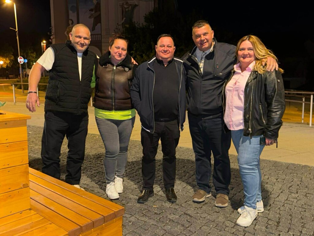 E647a9a7 B8e3 4053 849a 08eceffaefed