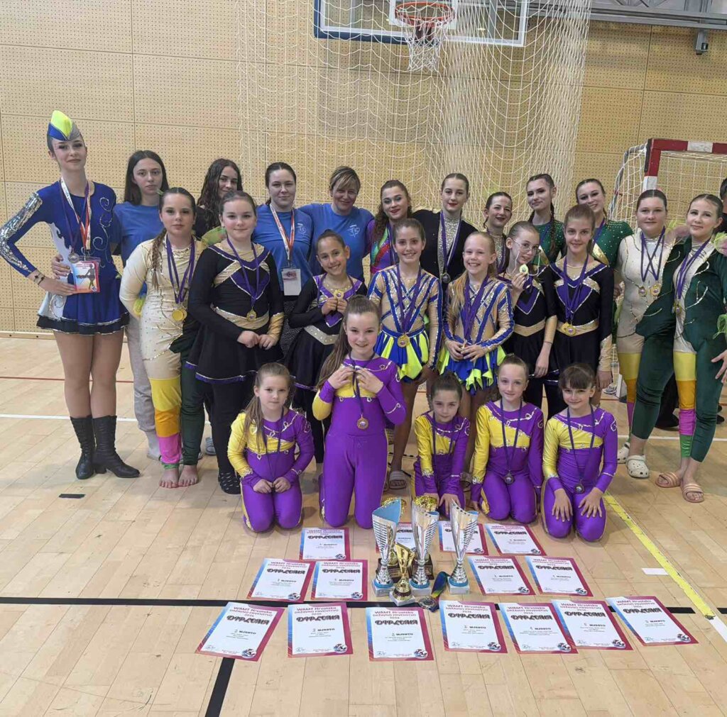 Krizevacke Mazoretkinje