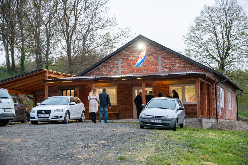 Pavlovec Ravenski 3802 (1)