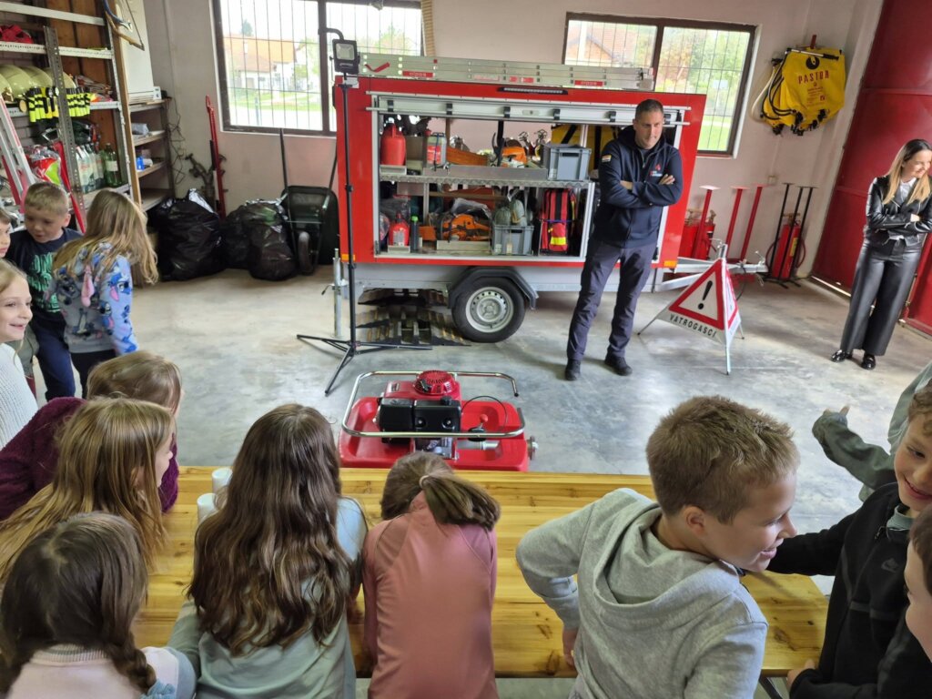 Posjet Učenika Dvd U Starigrad (10)