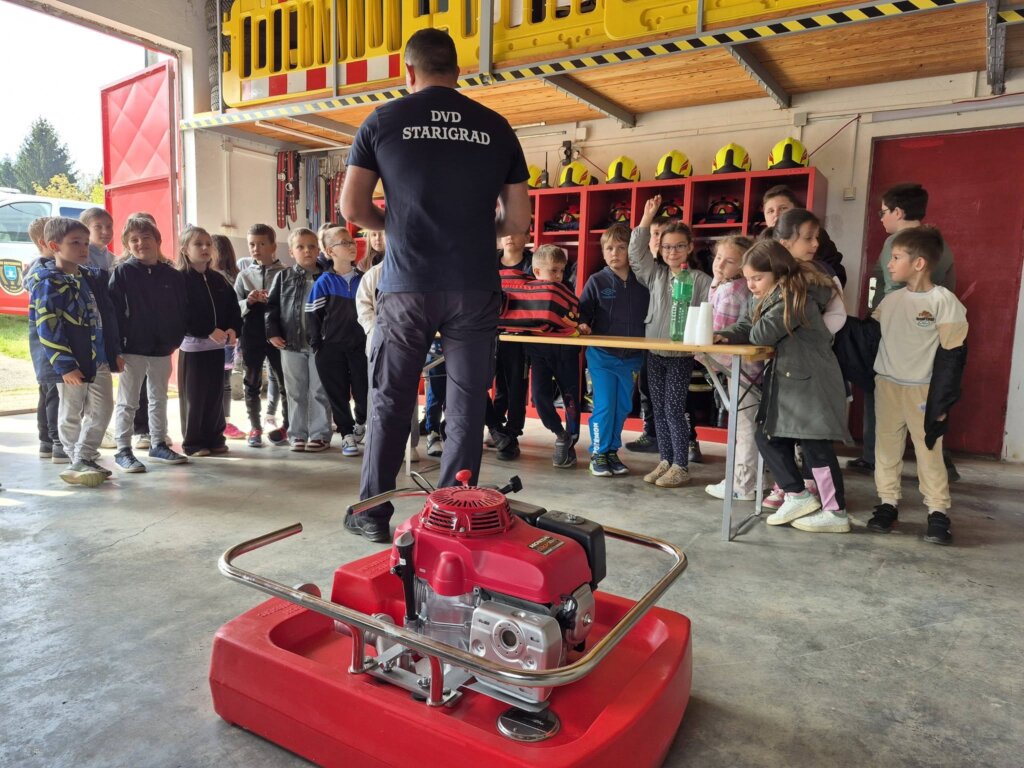 Posjet Učenika Dvd U Starigrad (11)