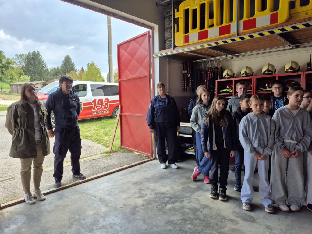 Posjet Učenika Dvd U Starigrad (18)