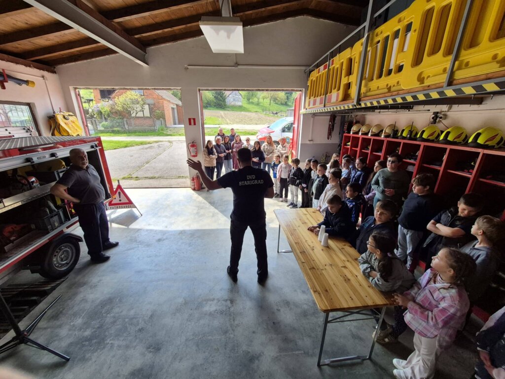 Posjet Učenika Dvd U Starigrad (2)