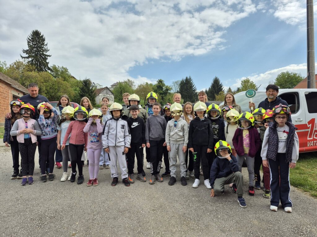 Posjet Učenika Dvd U Starigrad (4)