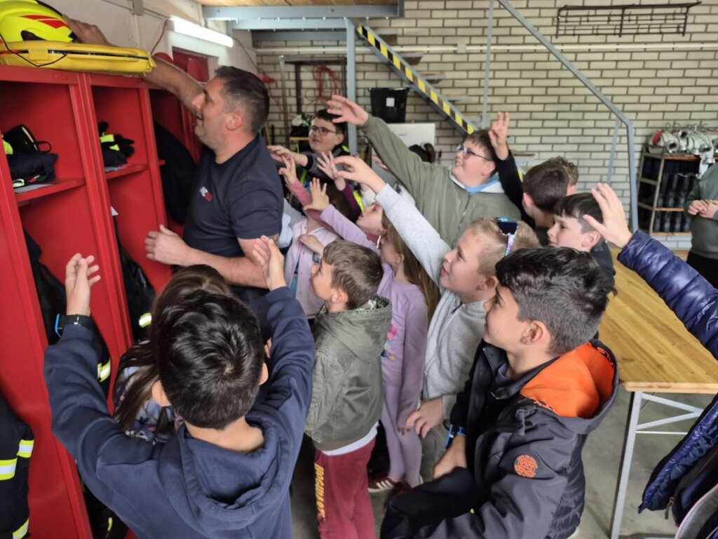 Posjet Učenika Dvd U Starigrad (6)