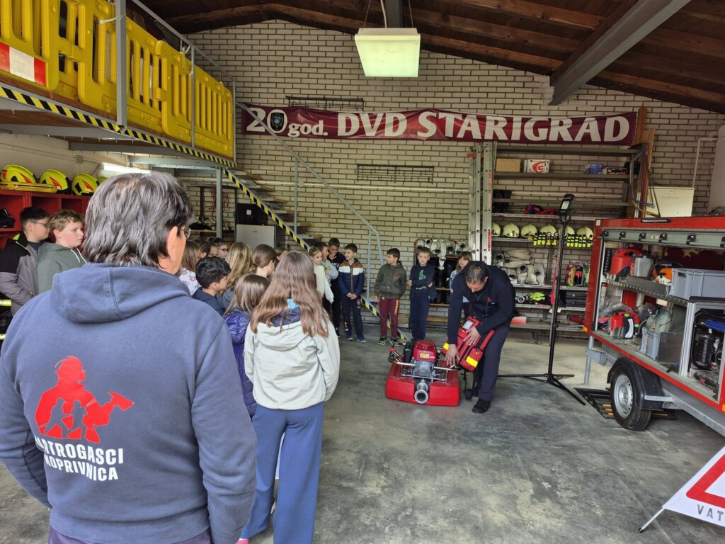 Posjet Učenika Dvd U Starigrad (7)