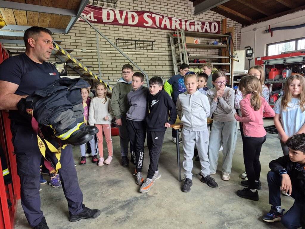 Posjet Učenika Dvd U Starigrad (9)