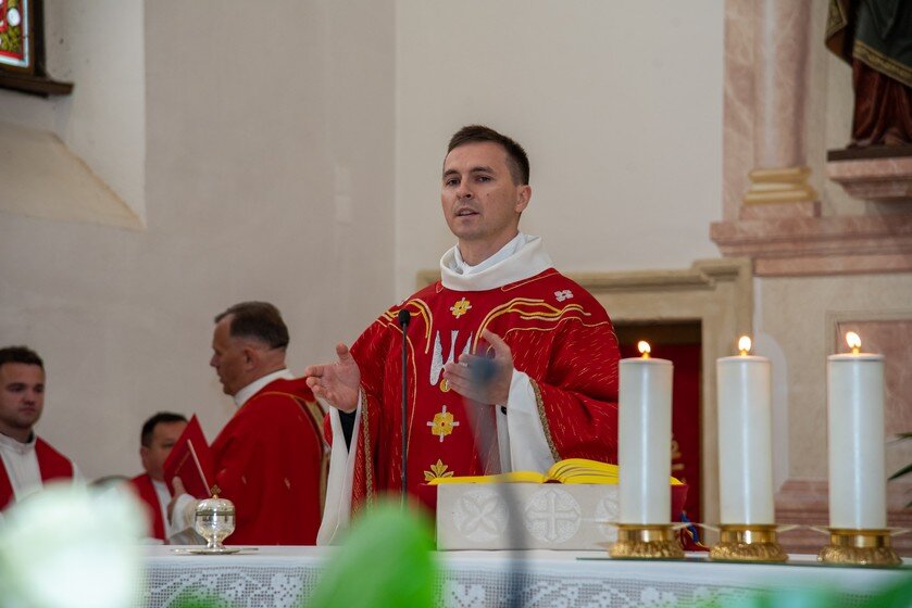 Dsc 8200