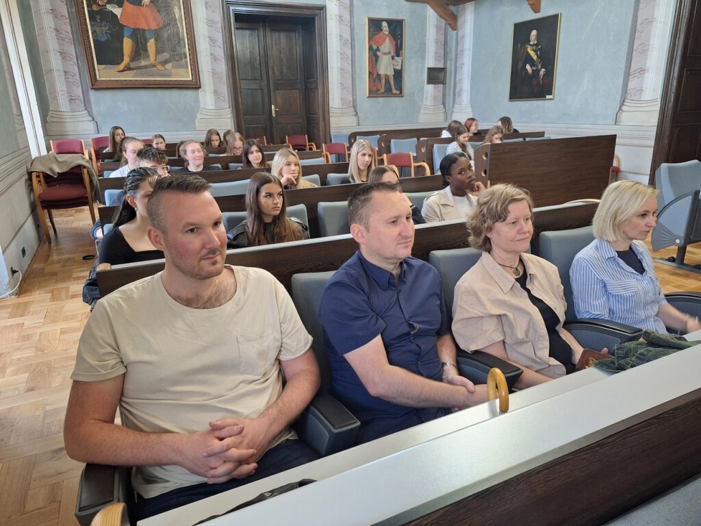 Erasmus Svedska 10