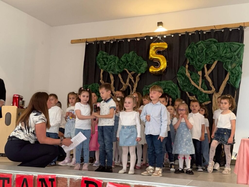 Dv Crvenkapica Fark (11)