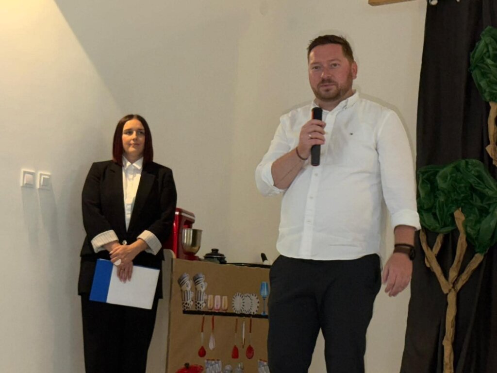 Dv Crvenkapica Fark (15)