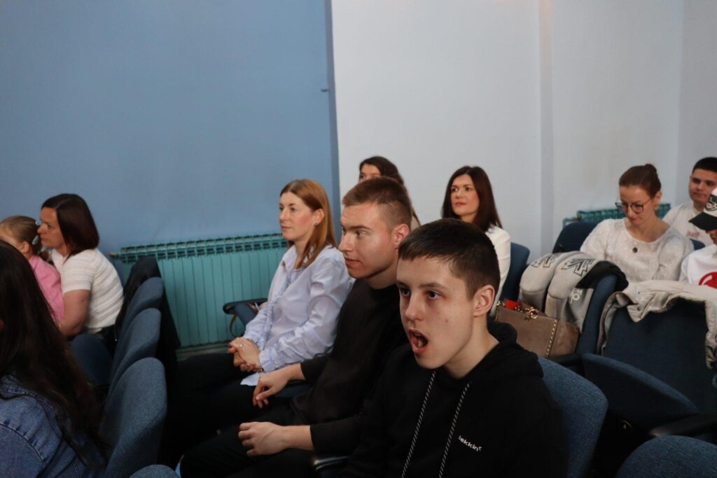Img 2012 1536x1024