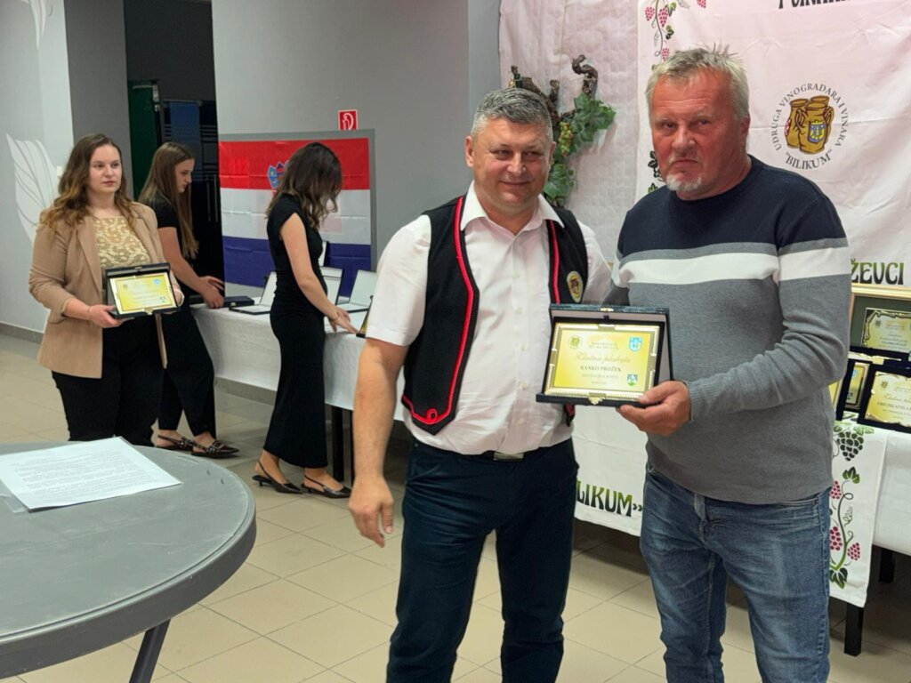 Izložba Vina Kž 2026 05 22 21 13 04 (30)