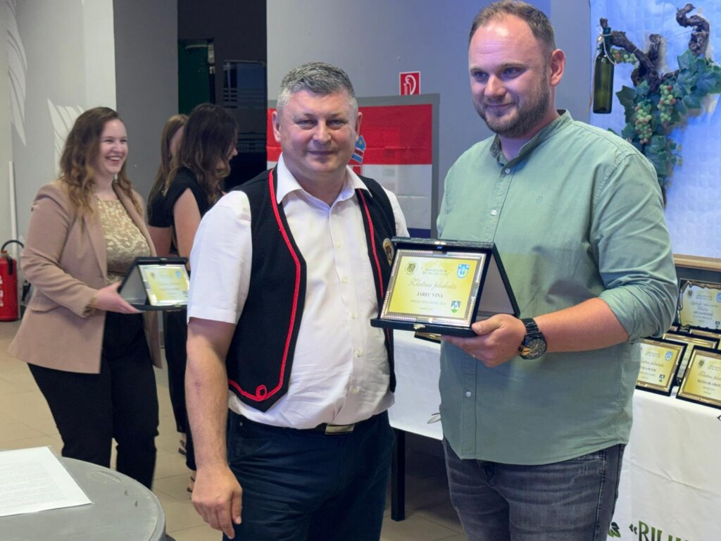 Izložba Vina Kž 2026 05 22 21 13 04 (32)