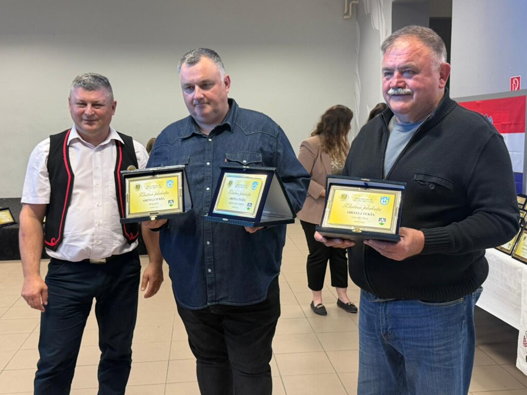 Izložba Vina Kž 2026 05 22 21 13 04 (37)