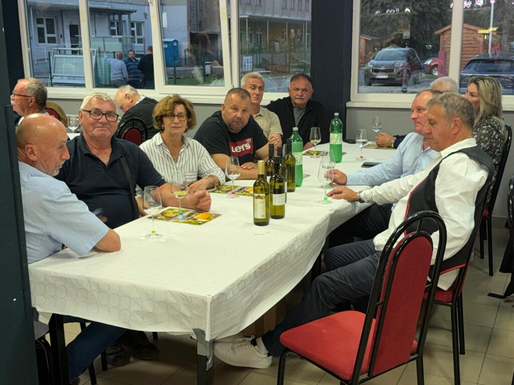 Izložba Vina Kž 2026 05 22 21 13 04 (40)