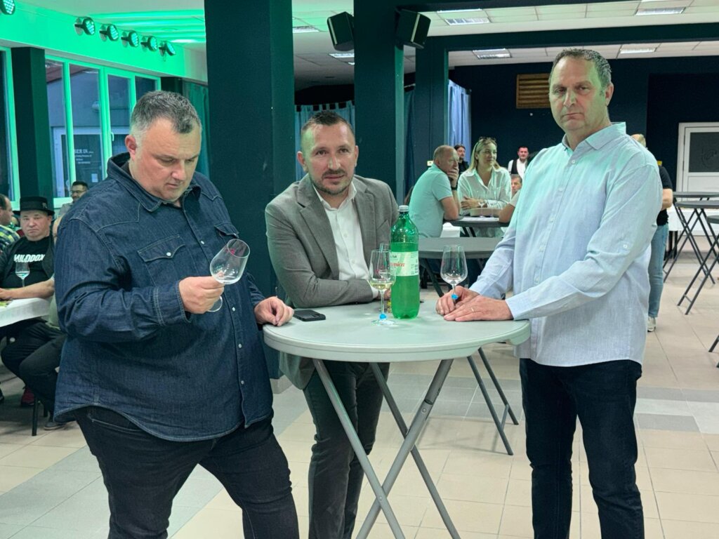 Izložba Vina Kž 2026 05 22 21 13 04 (46)