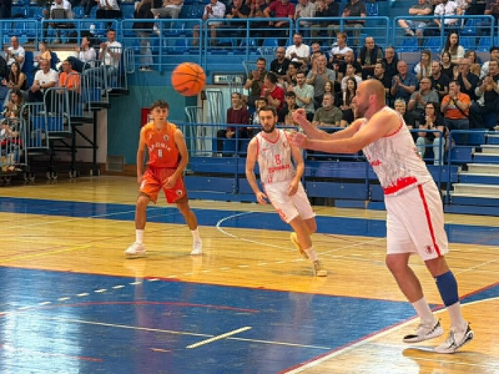 Kk Radnik županja (6)
