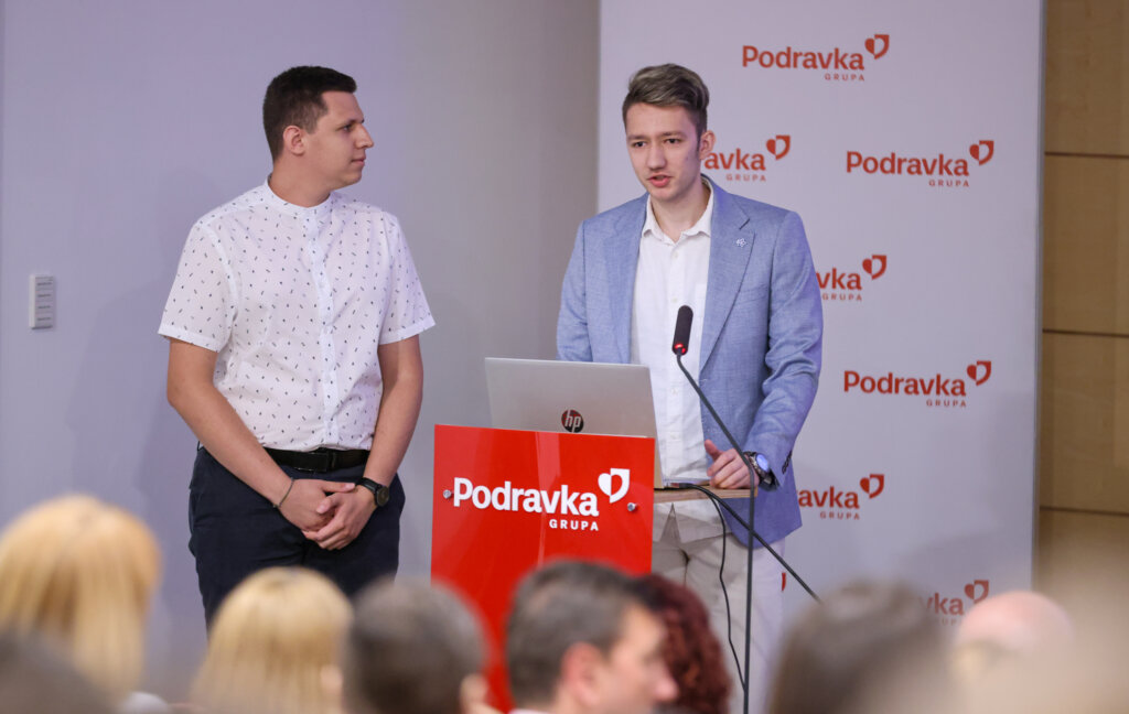 Fb8a8480 (1)