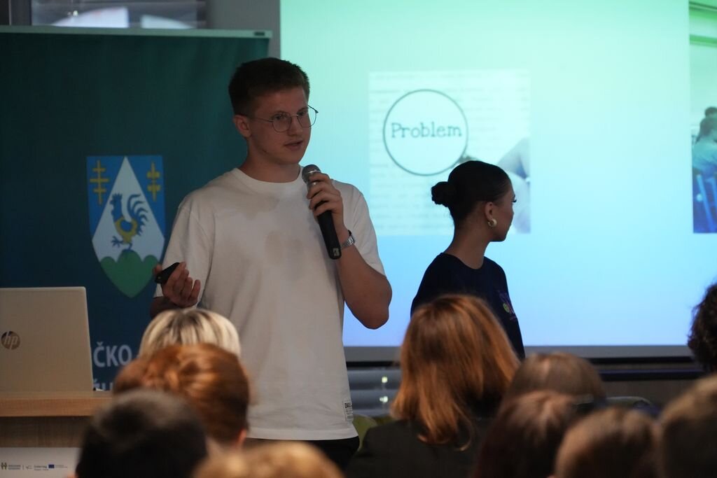 Skola I Zajednica Enter 25