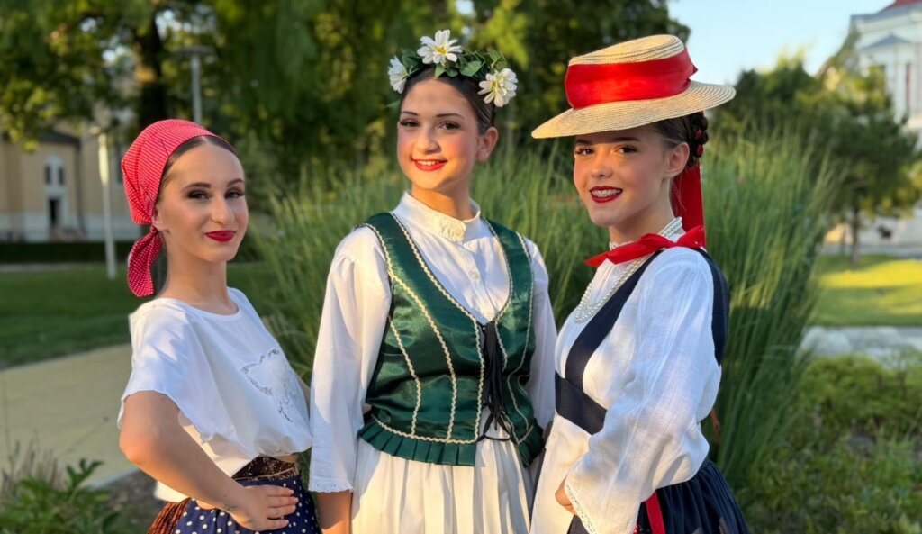 [FOTO]  Međunarodni festival folklora u Đurđevcu okupio brojne izvođače