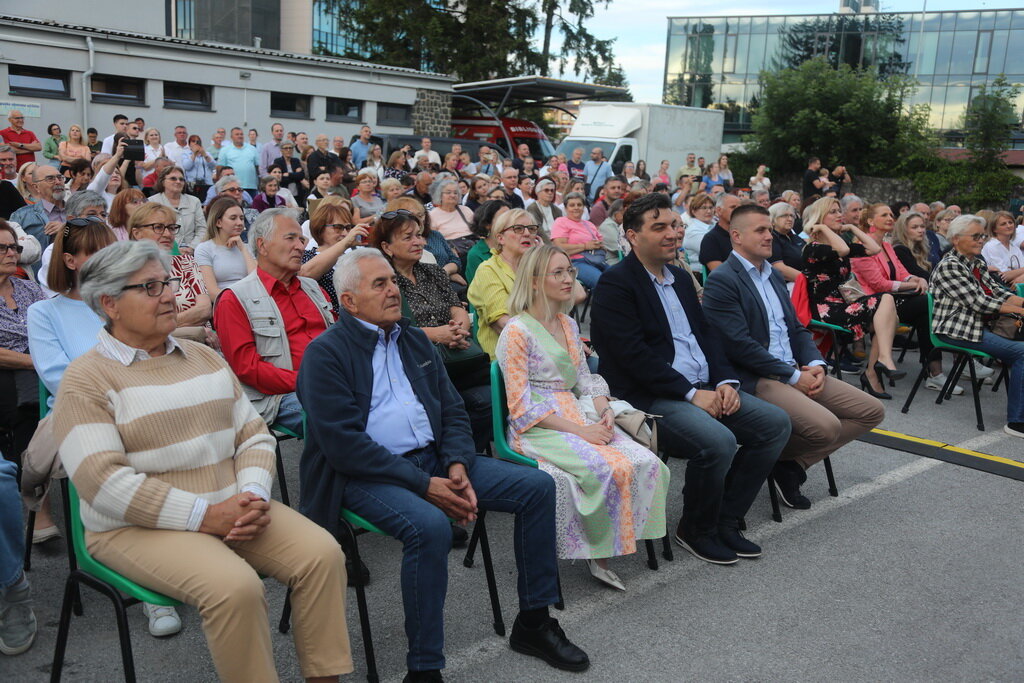 Tamburasi Knjiznica 002