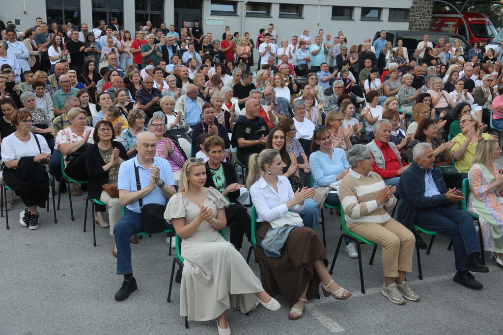 Tamburasi Knjiznica 011