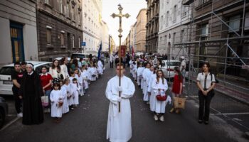 Zagreb: Tradicionalna Tijelovska Procesija Centrom Grada