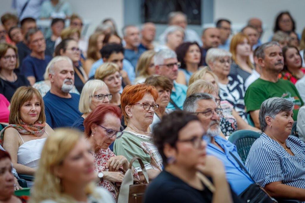 Koncert5riznica 1066 – Kopija