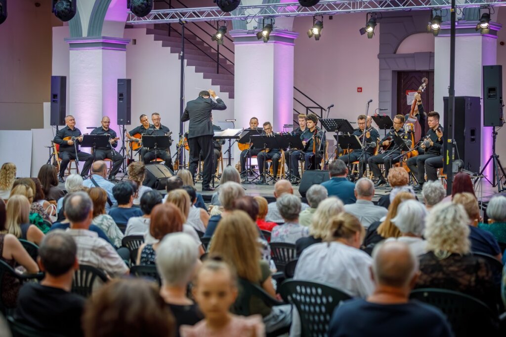 Koncert5riznica 1073 – Kopija