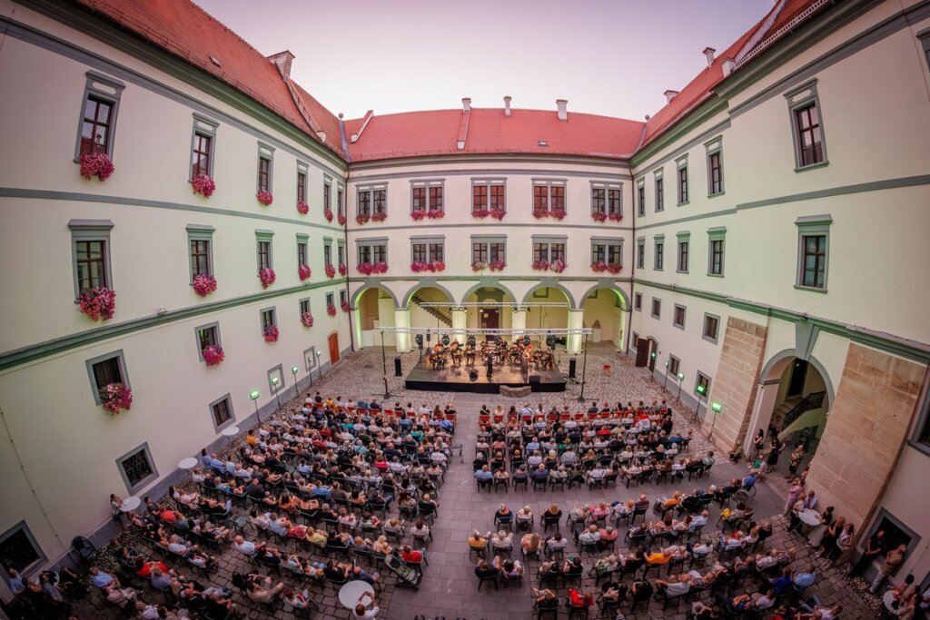 Koncert5riznica 1161 – Kopija
