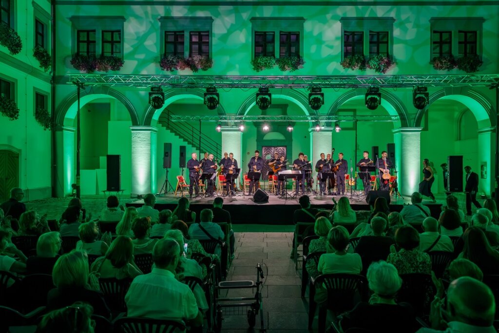 Koncert5riznica 1315 – Kopija
