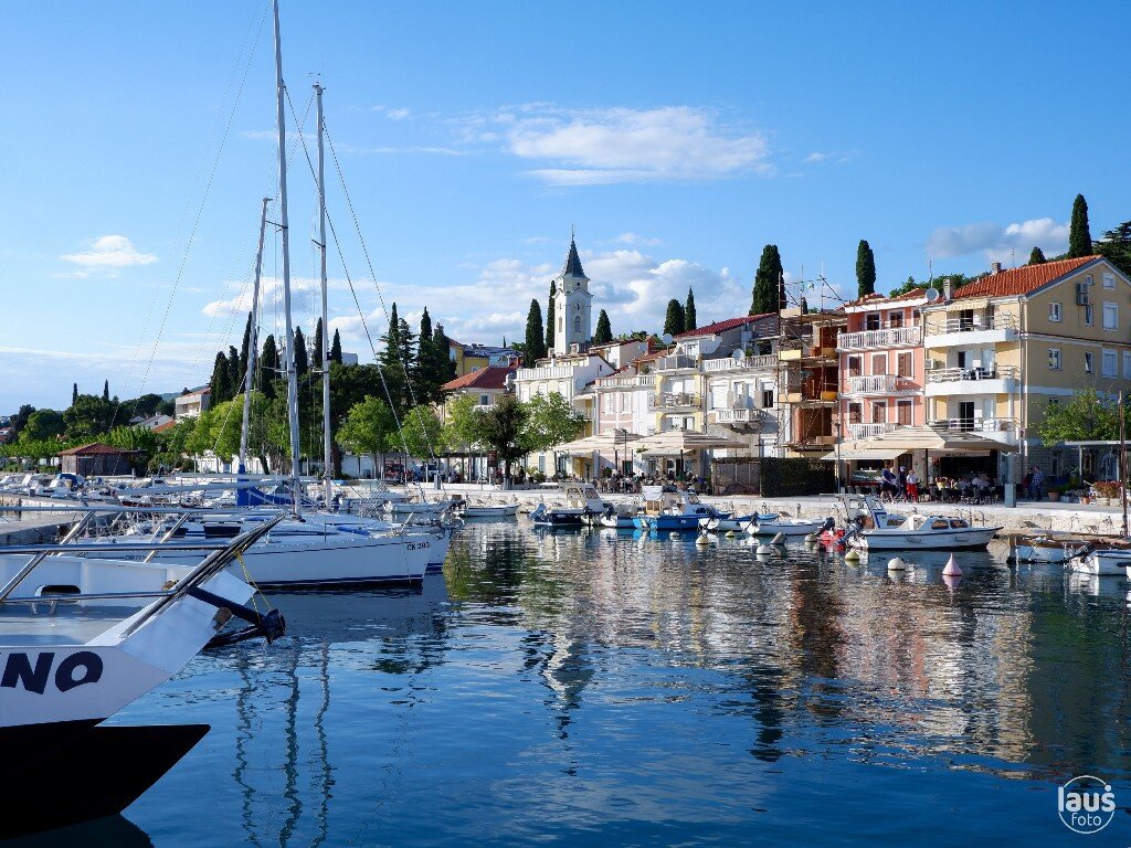Laus Selce Port