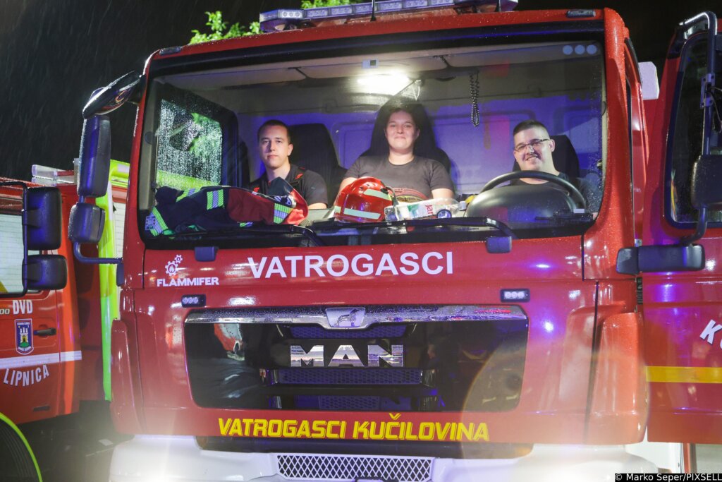 Zagreb: Vatrogasci Krenuli Na Korčulu Gasiti Požar