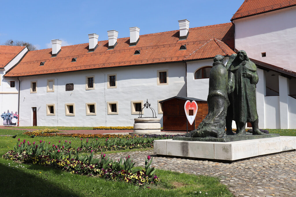 Riznica 12