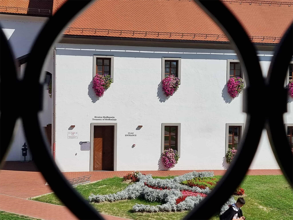 Riznica 15